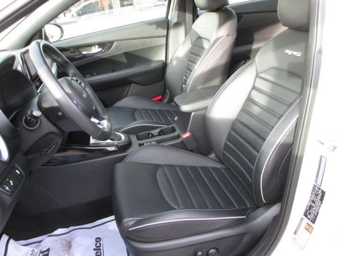 Used 2024 Kia Forte GT-Line w/ GT-Line Premium Package image 12