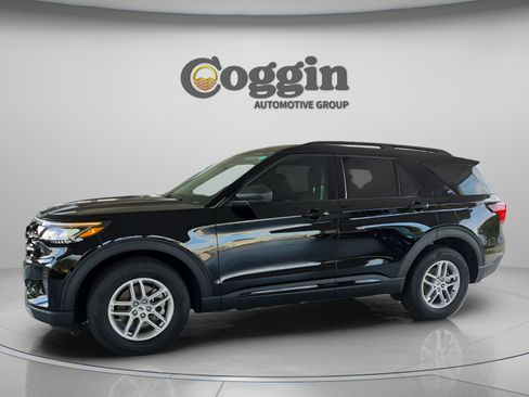 New 2026 Ford Explorer Active RWD image 1