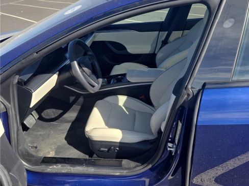 Used 2023 Tesla Model S Plaid image 3