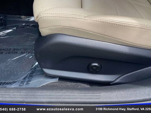 Used 2020 Mercedes-Benz C 300 4MATIC Sedan image 23