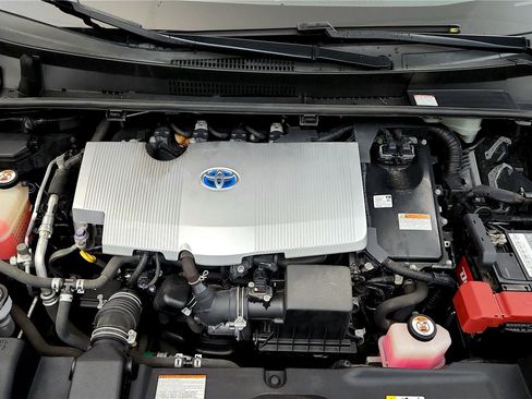 Certified 2019 Toyota Prius LE image 15