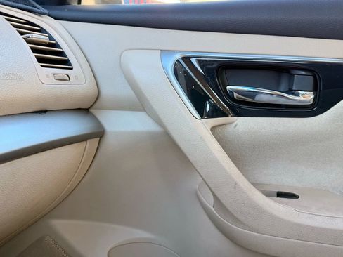 Used 2013 Nissan Altima 2.5 SV image 24