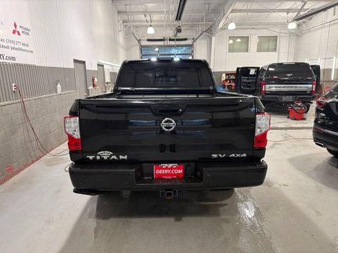 Used 2020 Nissan Titan SV w/ SV Convenience Package AWD/4WD image 4