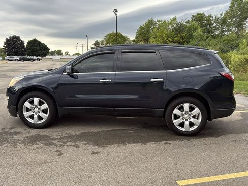 Used 2016 Chevrolet Traverse LT w/ Style and Technology Package FWD image 6