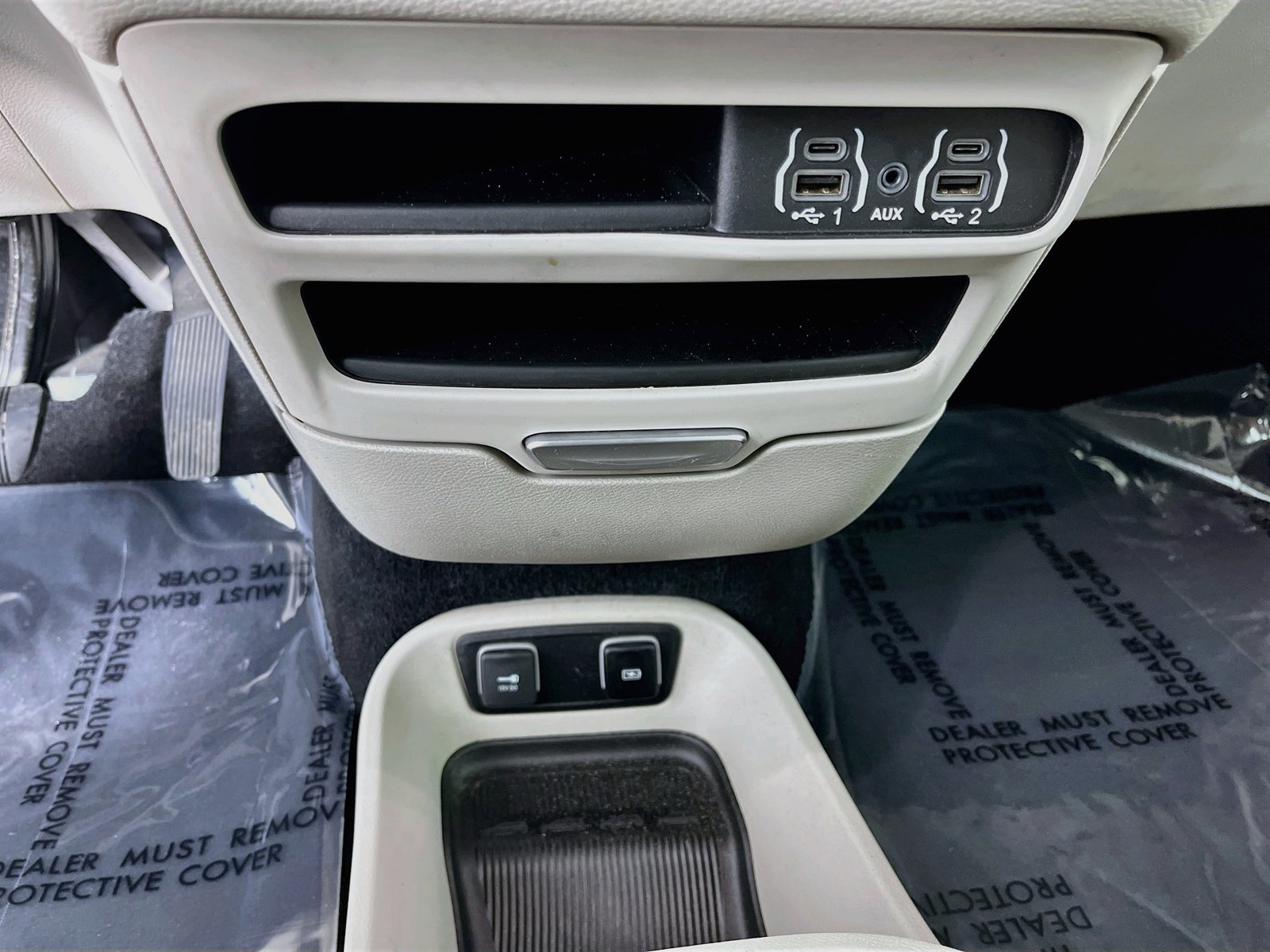 Used 2021 Chrysler Pacifica Touring-L FWD image 23