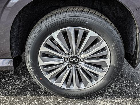 New 2026 INFINITI QX80 Luxe image 10