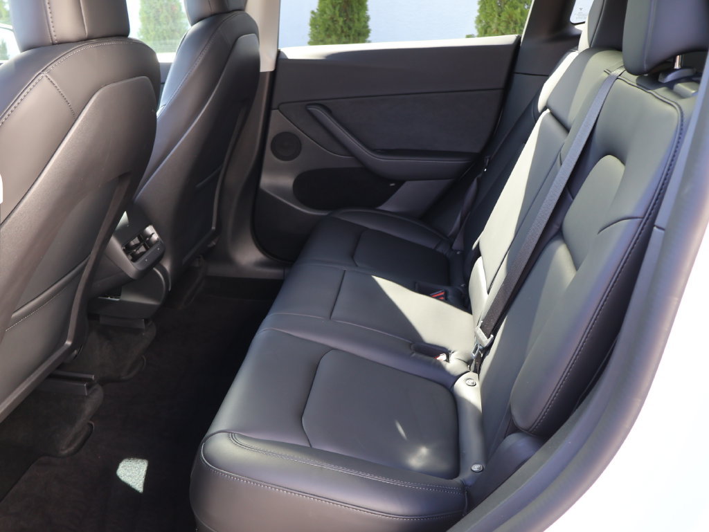 Used 2022 Tesla Model Y Performance AWD/4WD image 12