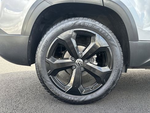 Certified 2025 Volkswagen Taos SEL w/ Black Wheel Plus Package image 35