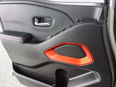 Used 2024 Nissan Frontier PRO-4X w/ Off-Road Protection Package image 23