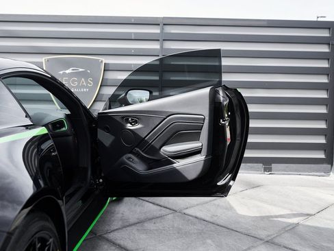 Used 2023 Aston Martin V12 Vantage image 40