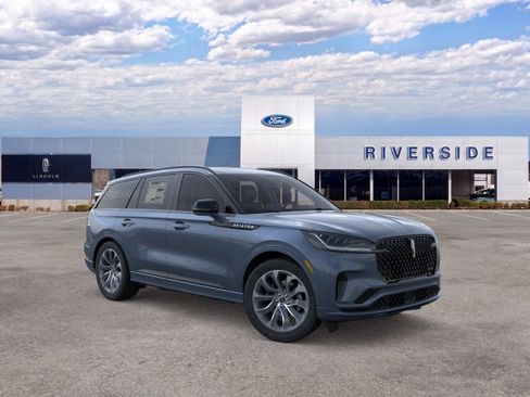 New 2026 Lincoln Aviator 2WD w/ Jet Appearance Package image 7