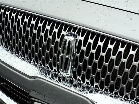 Used 2021 Lincoln Nautilus Reserve image 24