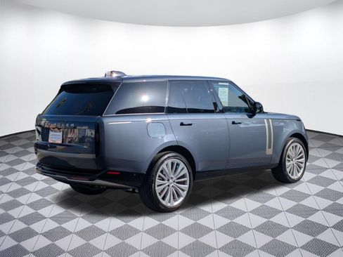 Used 2025 Land Rover Range Rover SE AWD/4WD image 5