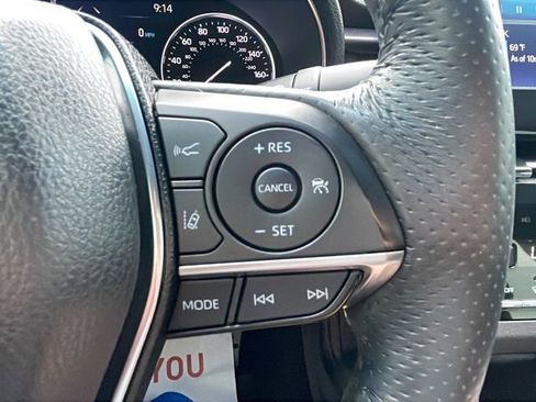 Used 2022 Toyota Avalon Touring image 25