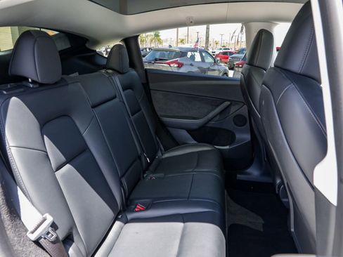 Used 2023 Tesla Model Y Long Range AWD/4WD image 21