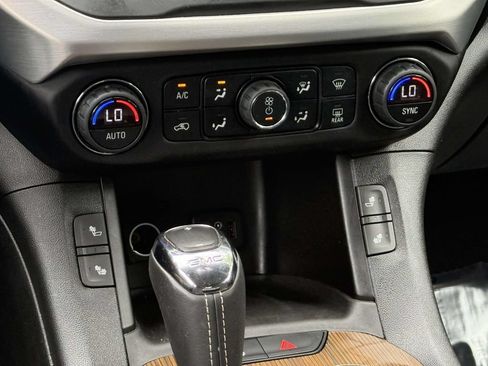 Used 2019 GMC Acadia SLE AWD/4WD image 16