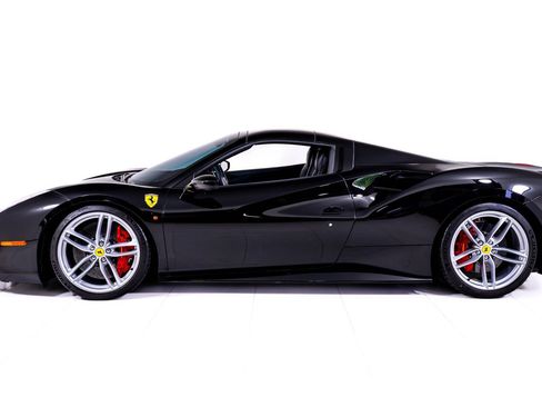Used 2018 Ferrari 488 Spider RWD image 3