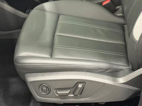 Used 2023 Audi Q4 e-tron Prestige AWD/4WD image 21