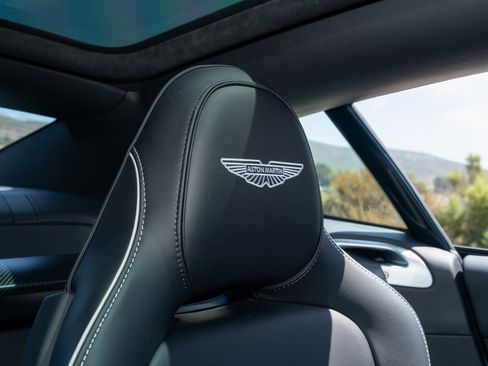 Used 2026 Aston Martin Vanquish image 22