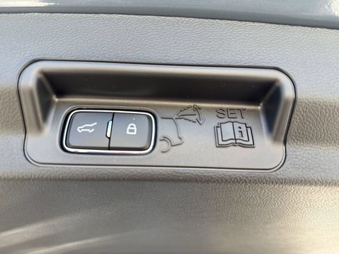 New 2026 Ford Explorer Active RWD image 28