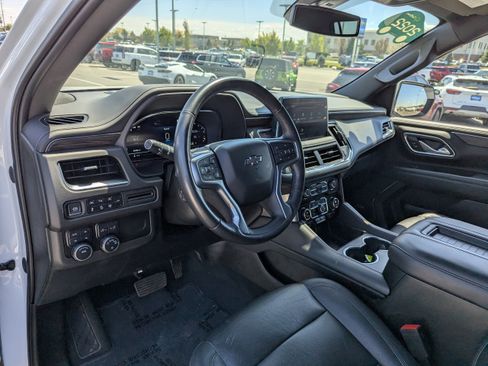 Certified 2022 Chevrolet Suburban Z71 w/ Luxury Package AWD/4WD image 13