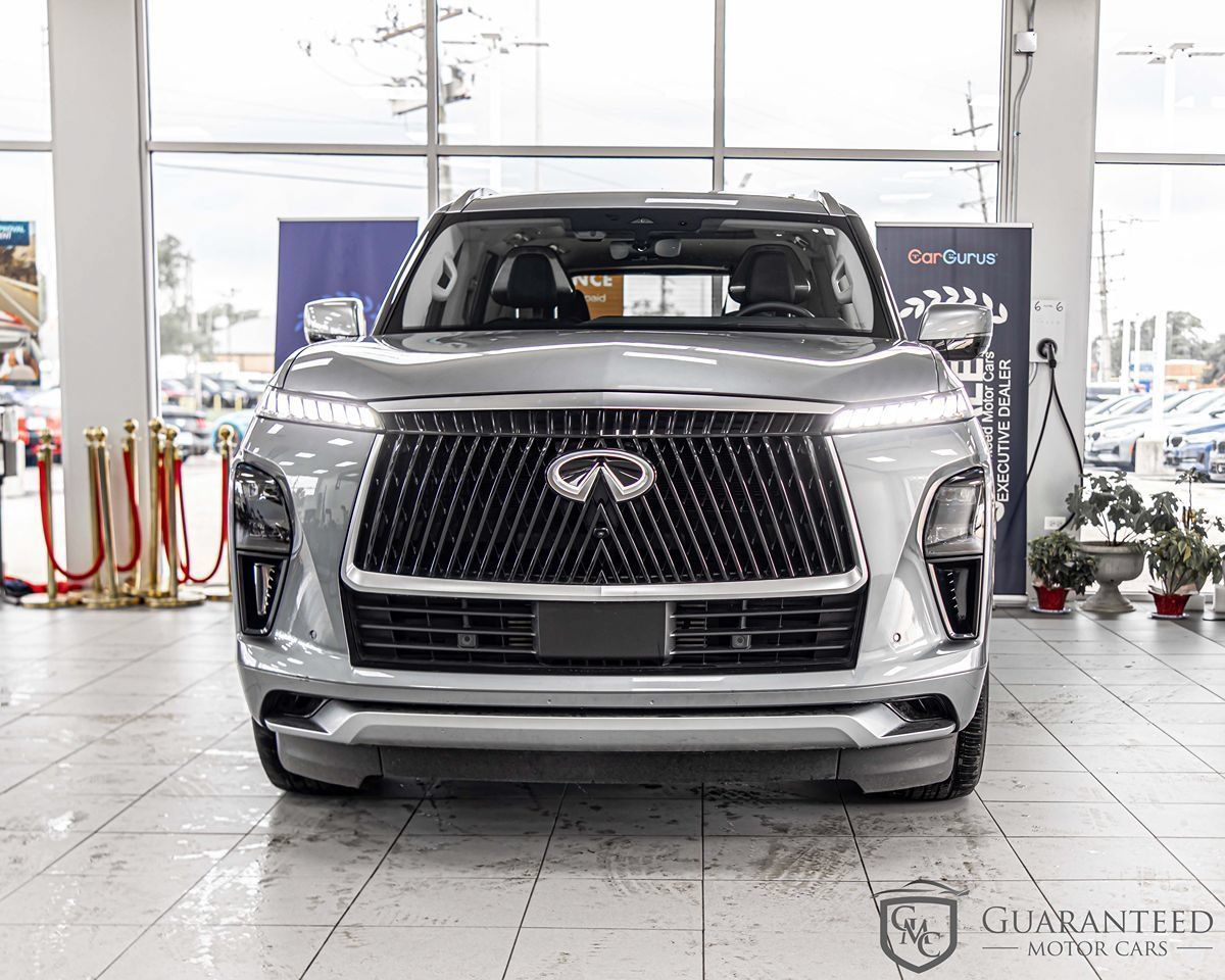 Used 2025 INFINITI QX80 Sensory AWD/4WD image 2
