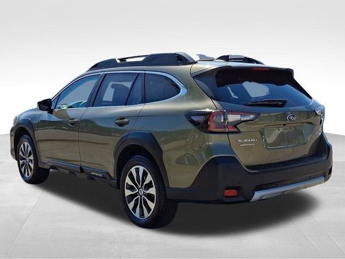 Used 2023 Subaru Outback Limited AWD/4WD image 4
