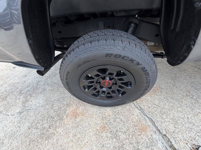 Used 2022 Toyota Tacoma SR5 RWD image 11