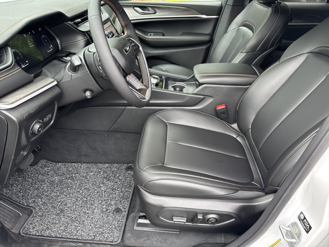 New 2026 Jeep Grand Cherokee Limited AWD/4WD image 8