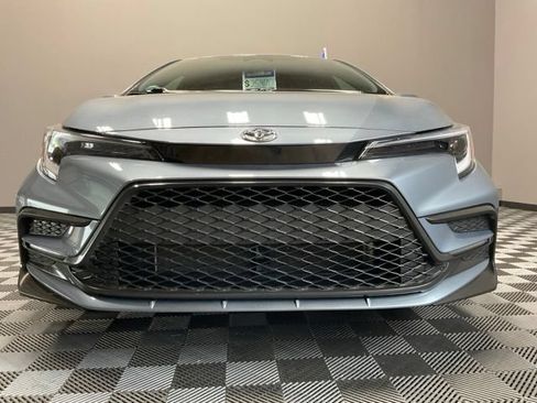 Used 2024 Toyota Corolla SE FWD image 3