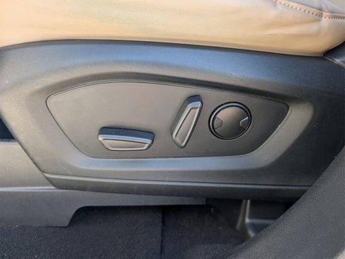 Used 2021 Ford Explorer XLT w/ Equipment Group 202A image 16