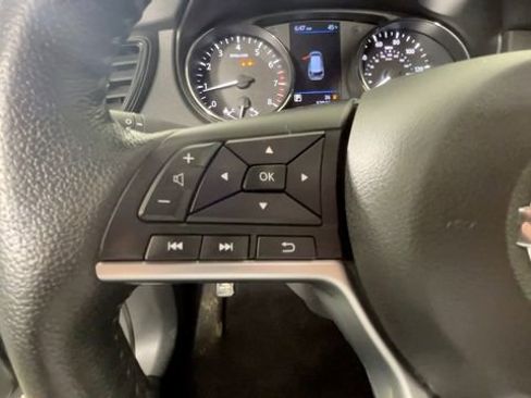 Used 2020 Nissan Rogue S FWD image 22