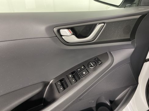 Used 2019 Hyundai Ioniq Blue FWD image 13