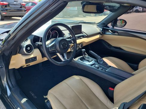 Used 2016 MAZDA MX-5 Miata Grand Touring RWD image 11