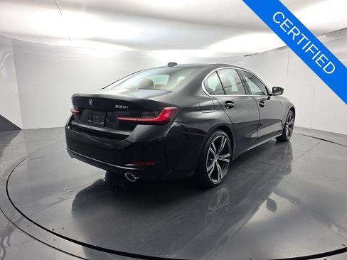 Certified 2024 BMW 330i xDrive Sedan w/ Premium Package AWD/4WD image 4