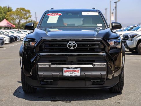 Certified 2025 Toyota 4Runner SR5 AWD/4WD image 2