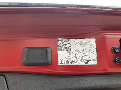 Used 2022 Toyota RAV4 XSE w/ Premium Package image 8