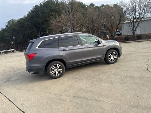 Used 2017 Honda Pilot EX-L image 4