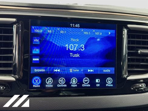 Used 2017 Chrysler Pacifica Touring-L image 16