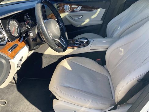 Certified 2019 Mercedes-Benz E 300 4MATIC image 24