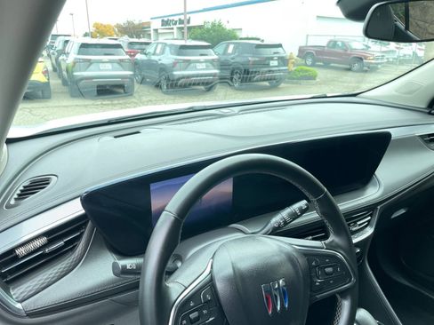 Used 2025 Buick Encore GX Preferred image 32