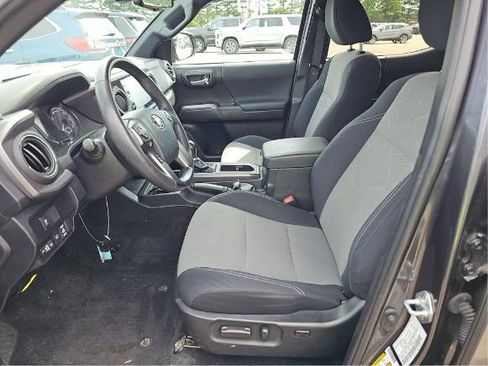 Used 2023 Toyota Tacoma TRD Sport AWD/4WD image 5