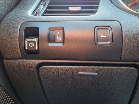 Used 2016 Chevrolet Impala LT FWD image 20