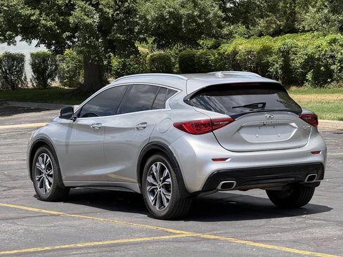 Used 2018 INFINITI QX30 FWD image 7