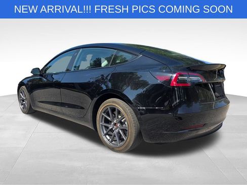 Used 2022 Tesla Model 3 Long Range AWD/4WD image 5