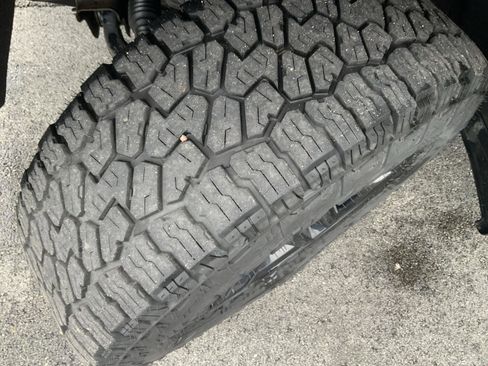 Used 2021 Chevrolet Silverado 1500 LT Trail Boss w/ Convenience Package II image 19