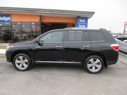 Used 2013 Toyota Highlander Limited image 2