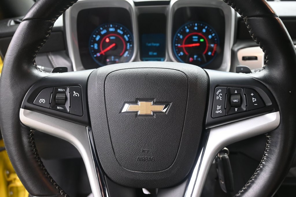 Used 2015 Chevrolet Camaro LT RWD image 28