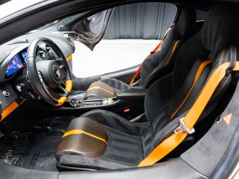 Used 2016 McLaren 570S Coupe RWD image 51