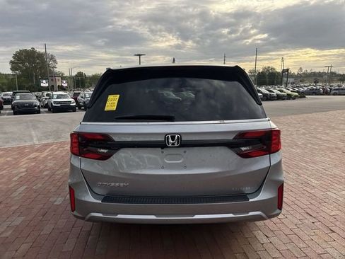 Certified 2025 Honda Odyssey EX-L image 13